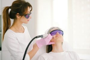Laser visage et repousses paradoxales